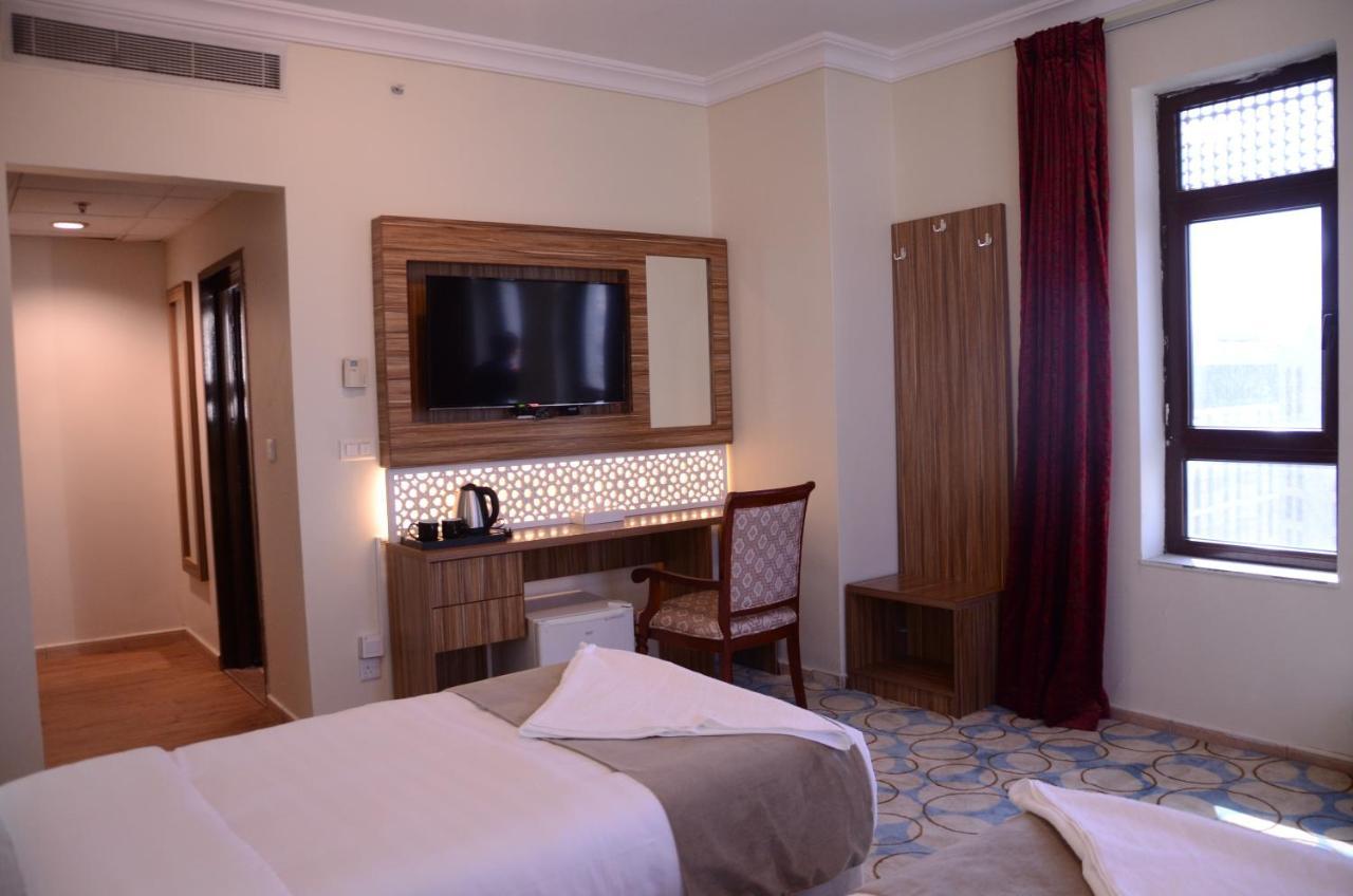 Hotel Artal International