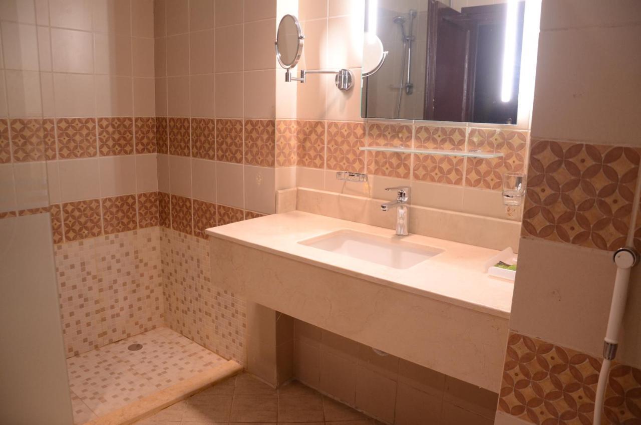 Artal International Hotel